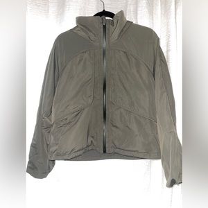 EUC Lululemon Always Effortless Jacket Grey Sage size 6, fits like 8/10
